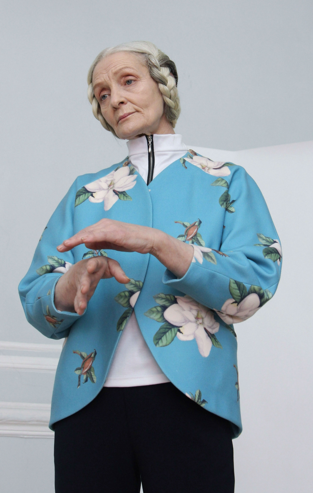 Валентина в лукбуке магазина 8-store