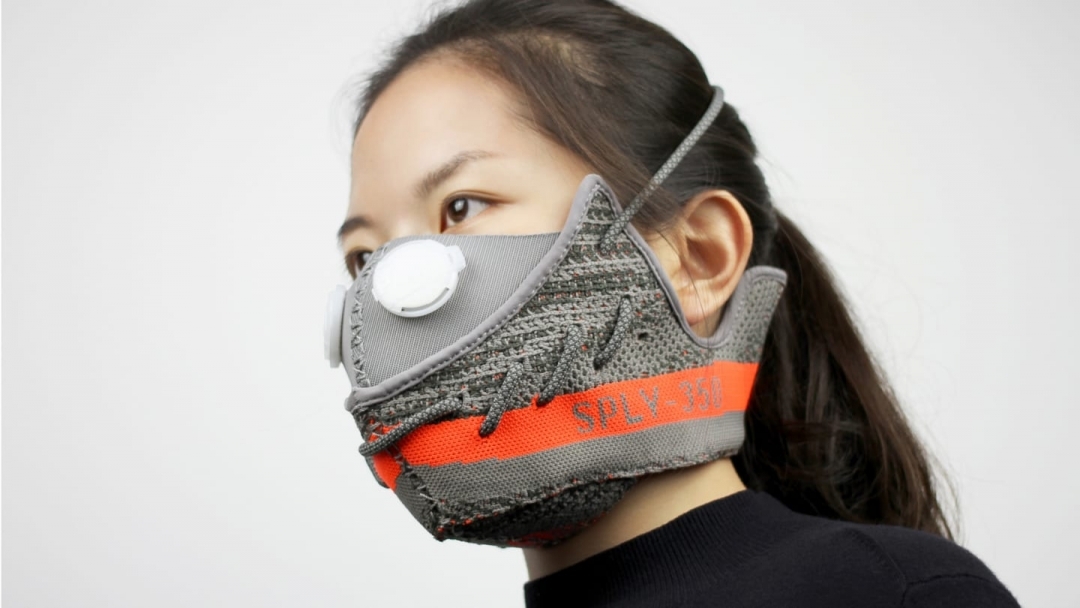 Кроссовки adidas Originals Yeezy 350 Boost, перешитые в маску