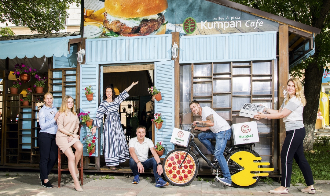 Лейсан Кумпан, совладелица сети Кumpan Cafе; Владислав Андрющенко, совладелец сети Кumpan Cafе; Олеся Андрющенко, совладелица сети Кumpan Cafе