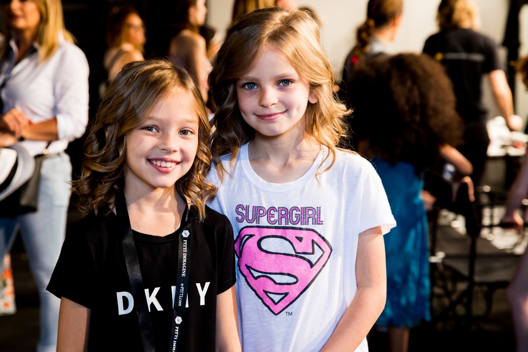 Супергерлс на бэкстейдже KidzFIZZ