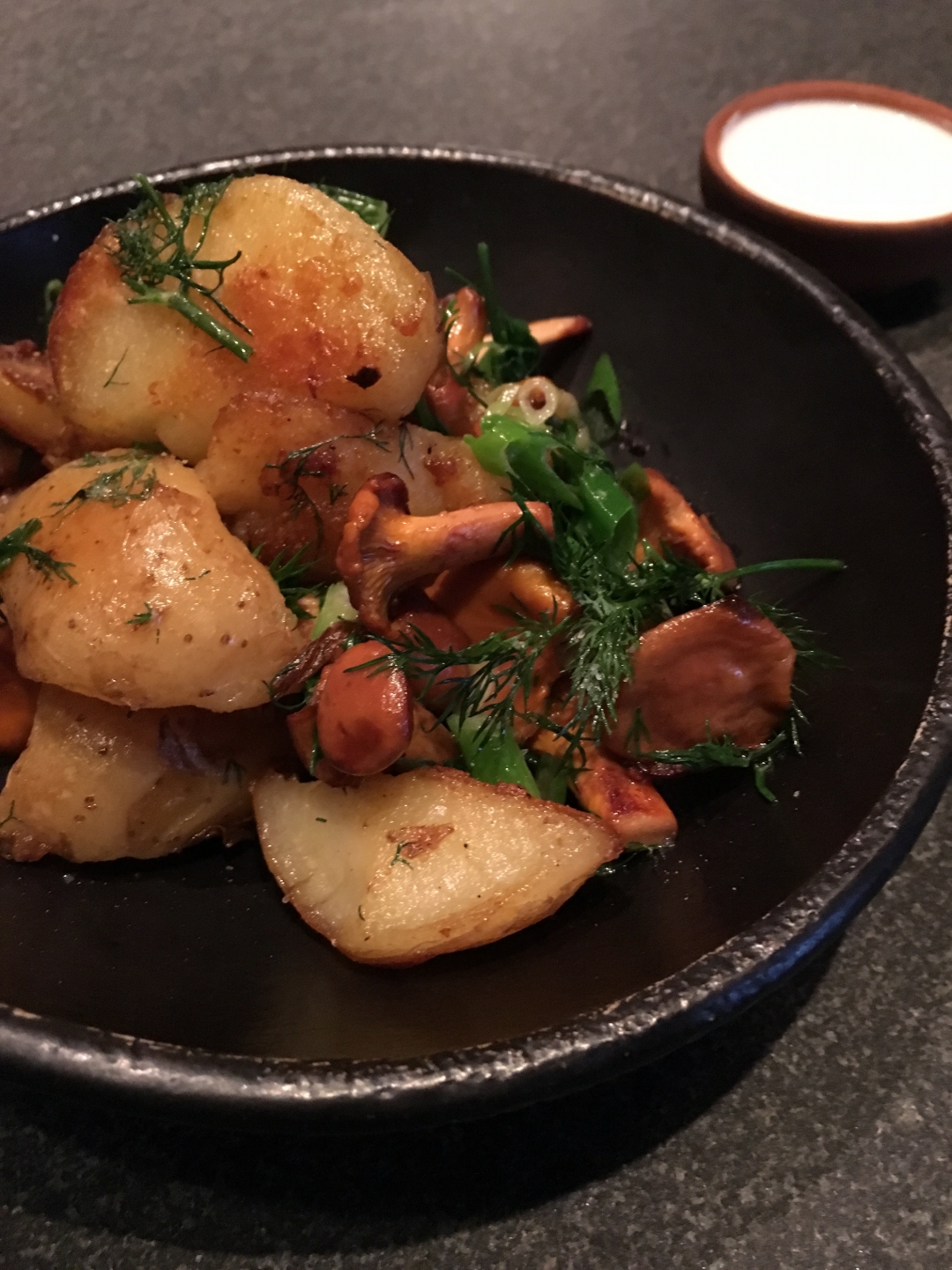 Жареная картошка с лисичками
