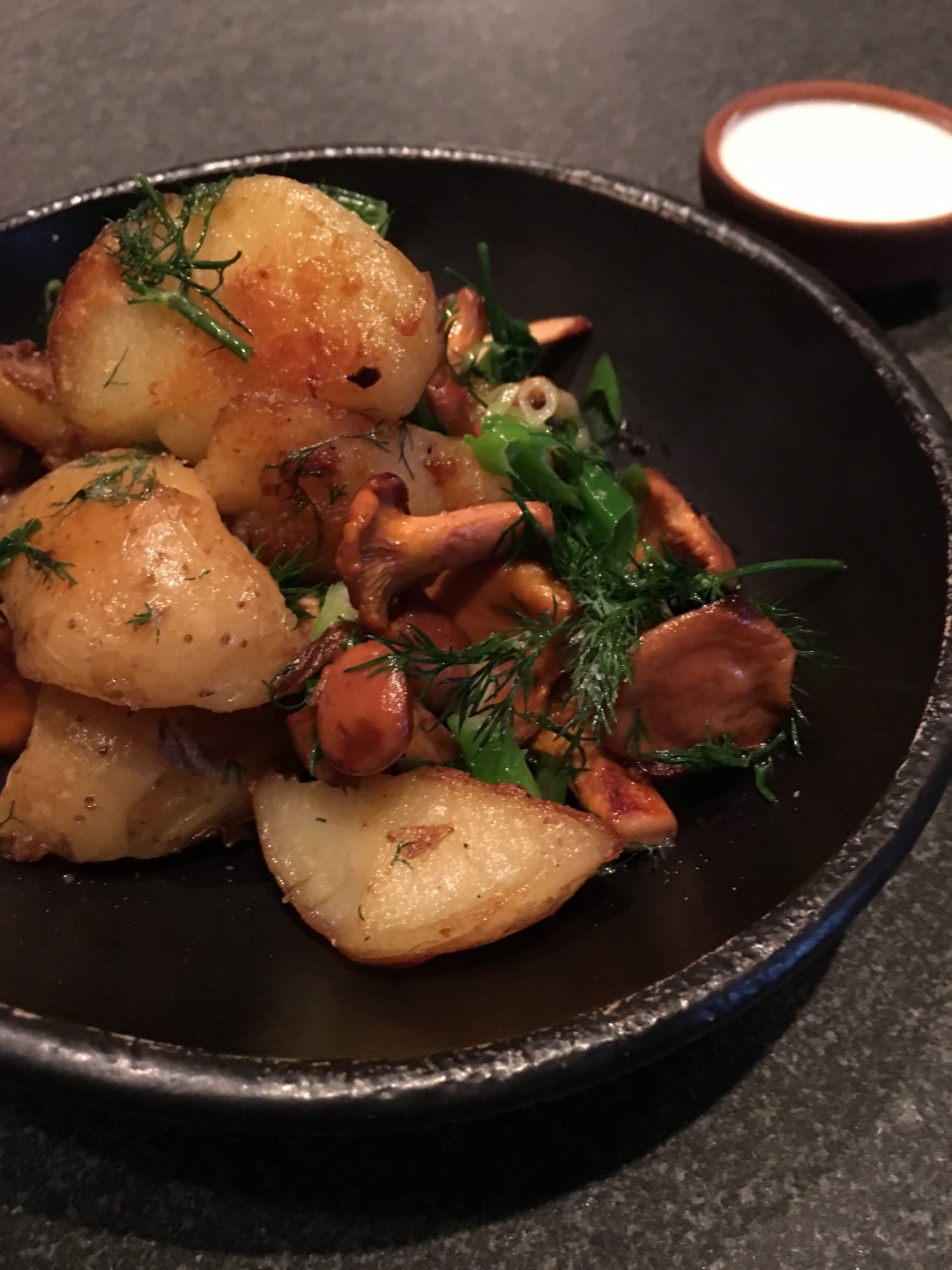 Gastroli. Жареный картофель с лисичками.