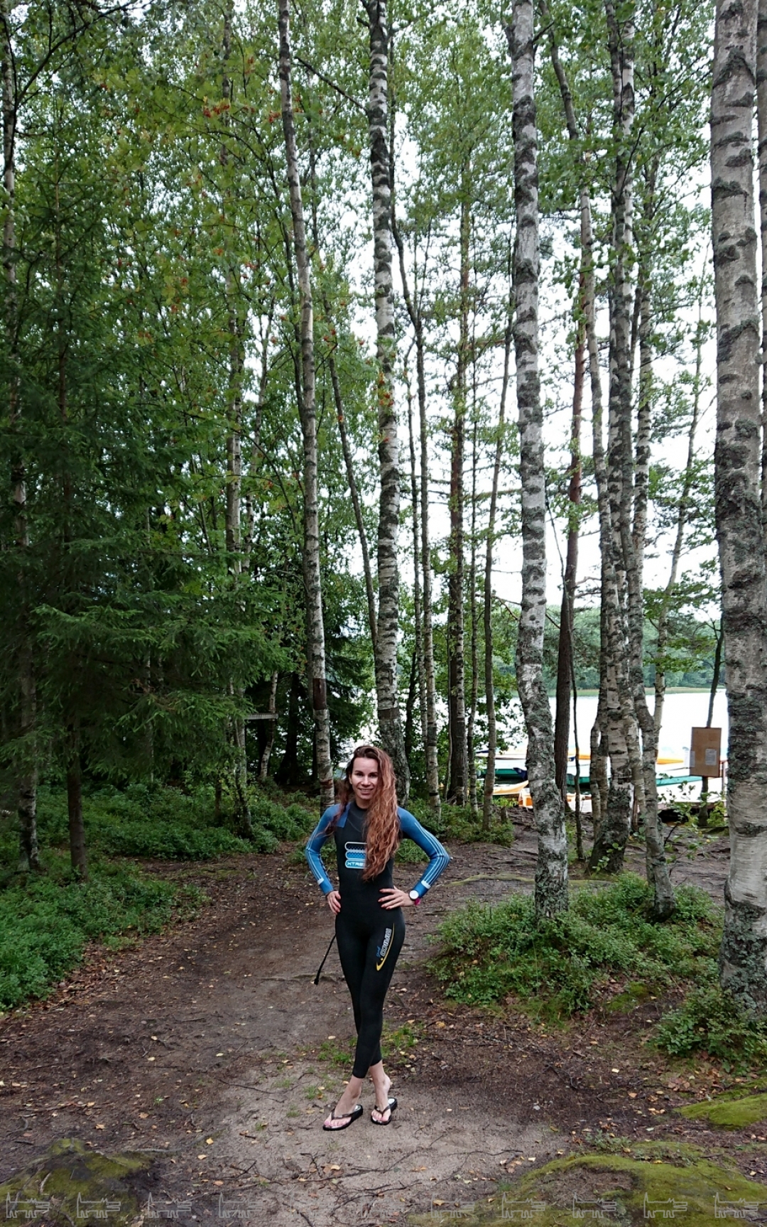 Тренировки проходили и в бассейне в 7 утра, и на озере в +11