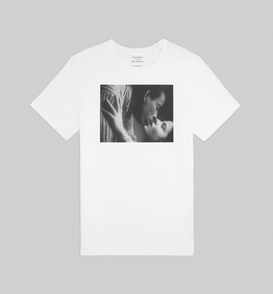 Футболка Calvin Klein со скриншотами из экспериментального фильма Энди Уорхола «Поцелуй» 1963 года выпуска