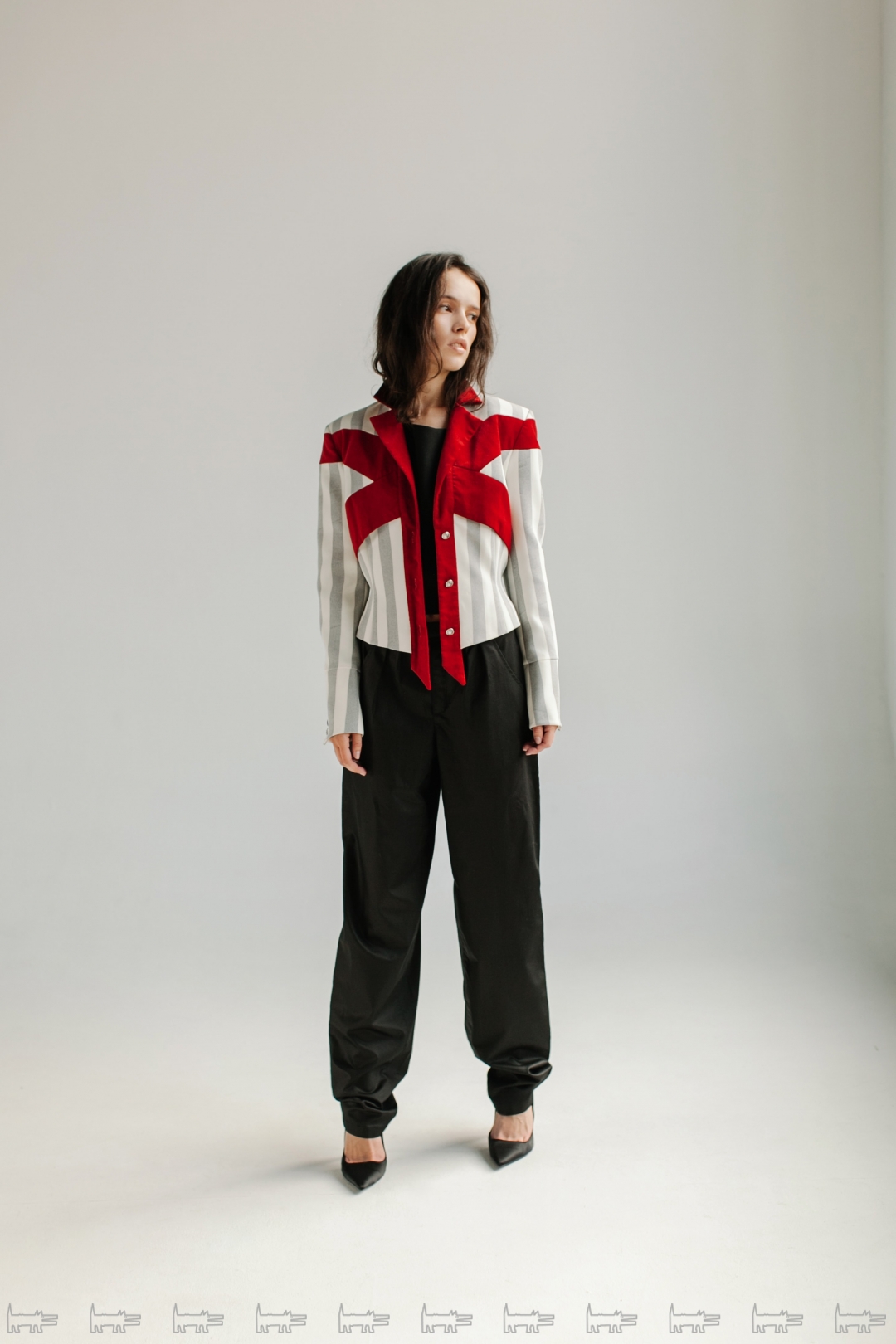 На Карине Графовой: жакет Dress Up Hero, брюки So Number One