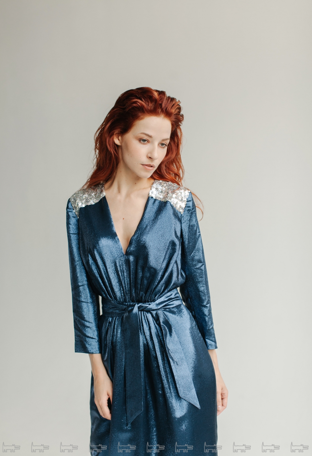 На Полине Толстун: платье JM Studio