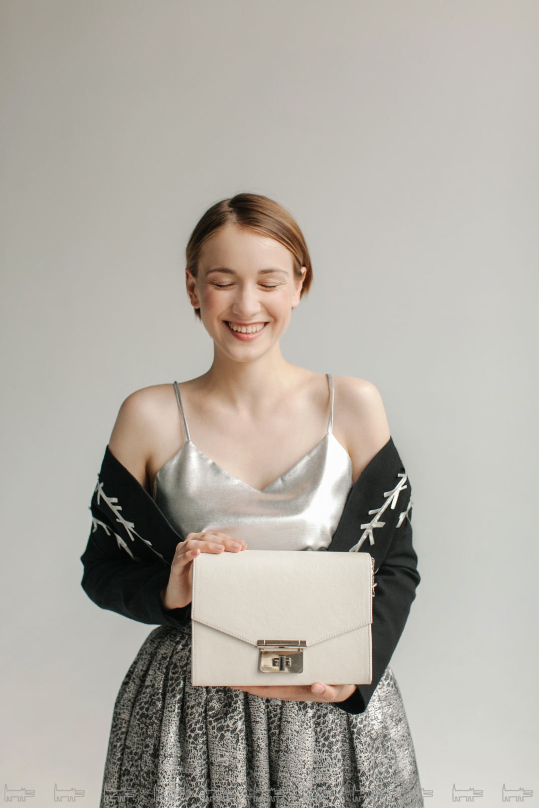 На Елене Чабан: жакет и юбка So Number One, платье NERGO, сумка Arny Praht