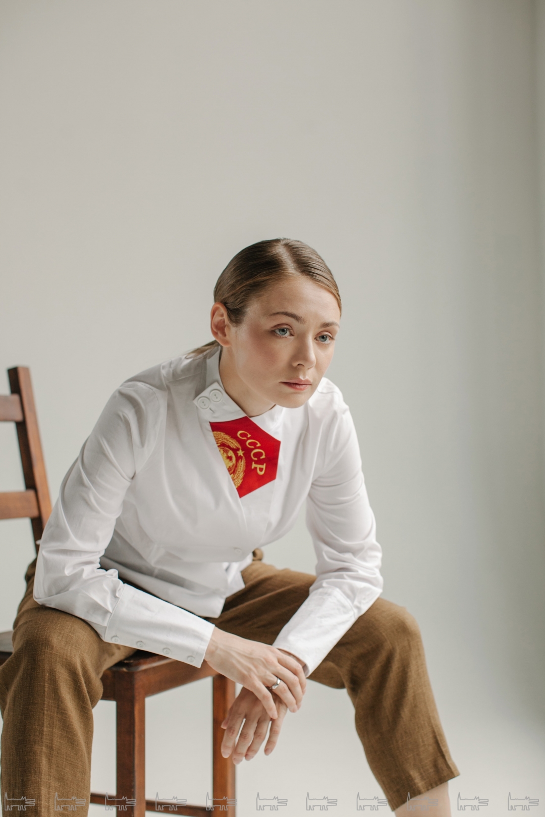 Карина Разумовская в лукбуке благотворительного маркета