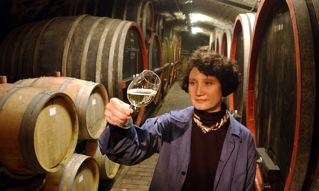 Контроль качества в винных погребах. Фото W.H. Schmidt