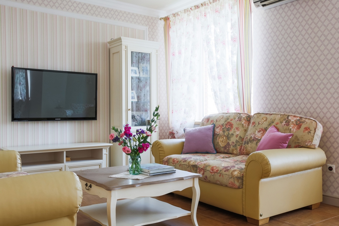 Декор предоставлен компанией Lexx, арт-классом Елены Любименко и интерьерным салоном Country Corner.