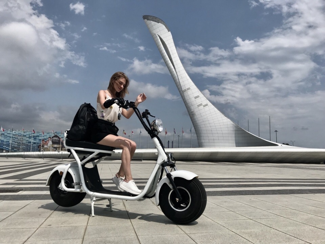 модель Наталья Кезикова с протезом Моторики