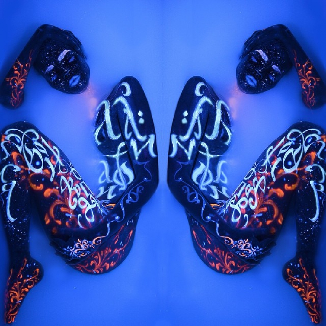 Каллиграфия и боди-арт: два любимых направления Паши Знага