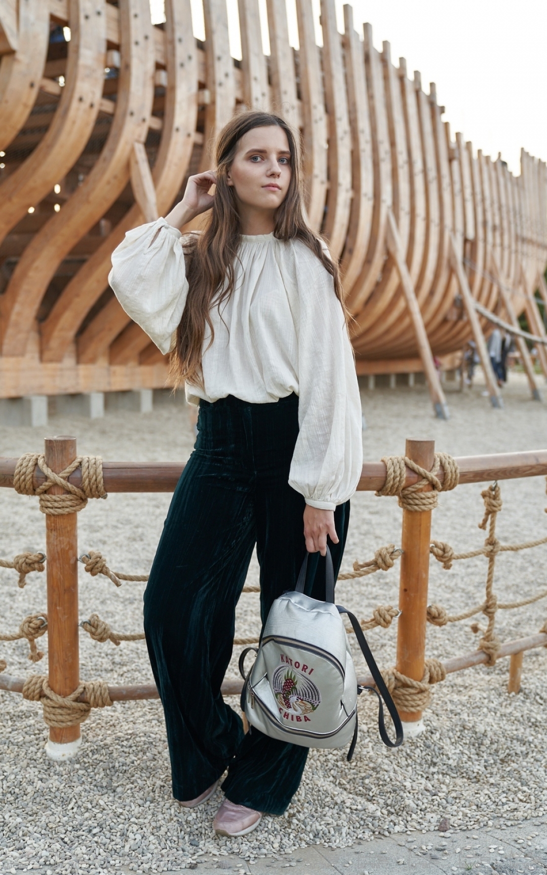 На Полине: кофта H&M, рюкзак Stradivarius