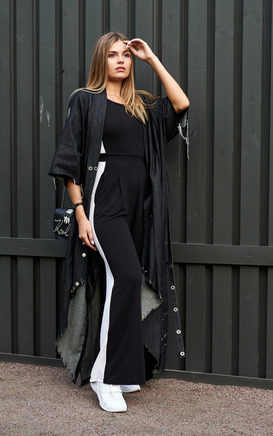 На Любе: костюм и кроссовки Puma, сумка Karl Lagerfeld, тренч Tim Viter