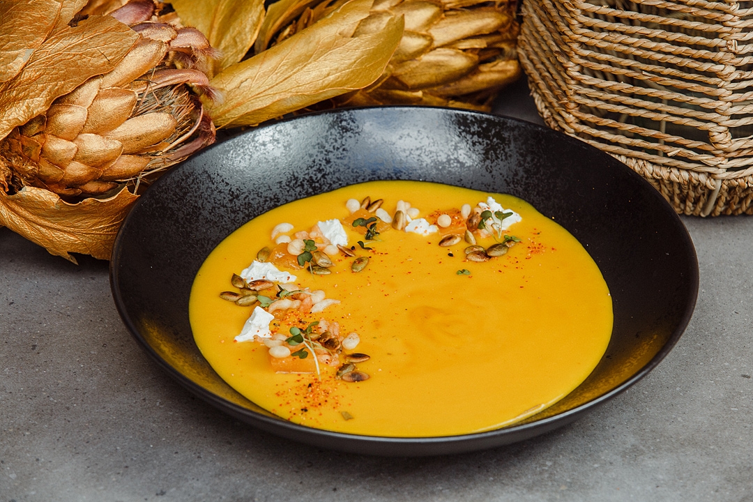 Крем - суп из тыквы с хрустящей темпурой с мягким сыром