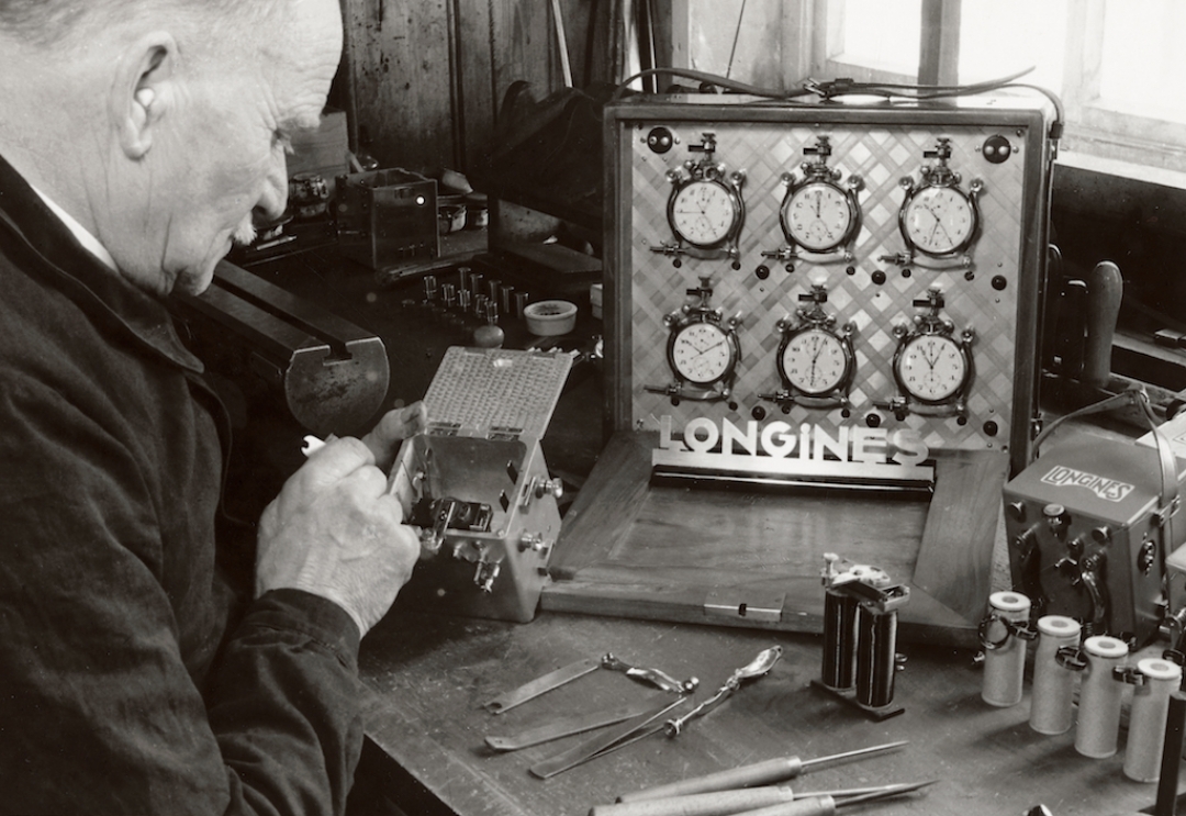 Процесс работы над часами Longines