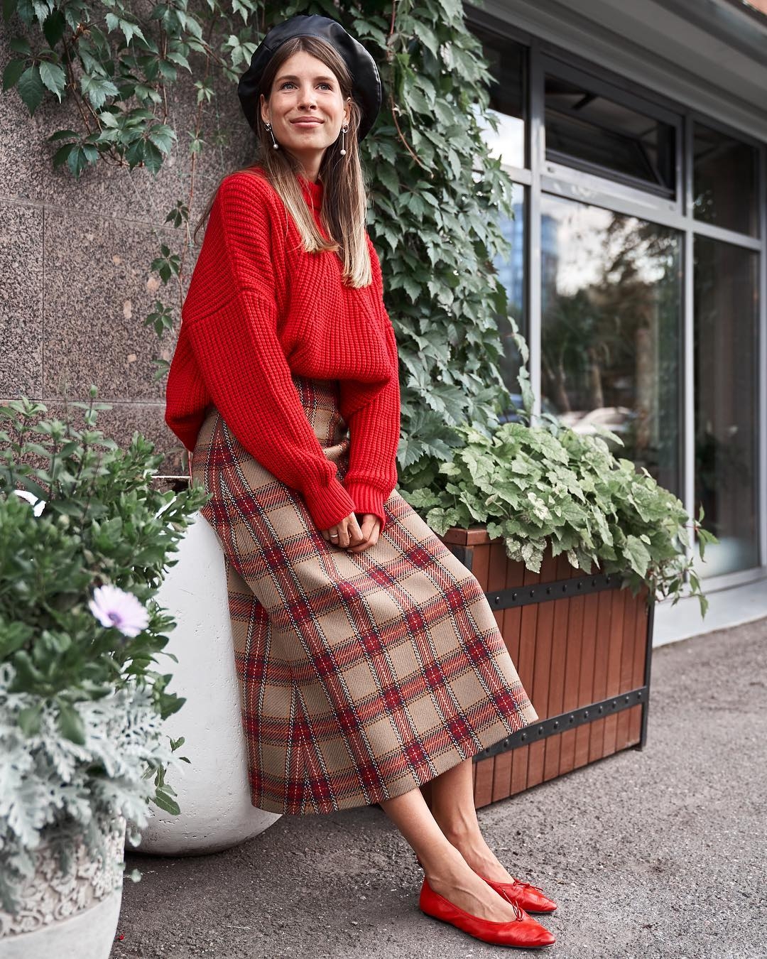 Женский свитер Subbota Showroom, 10 000 рублей (Subbota Showroom)