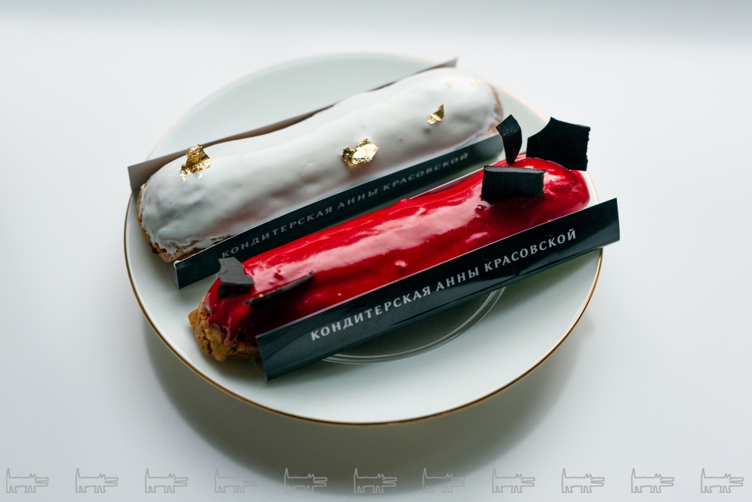 Ванильный эклер по мотивам Боттичелли, шоколадный по мотивам Дали