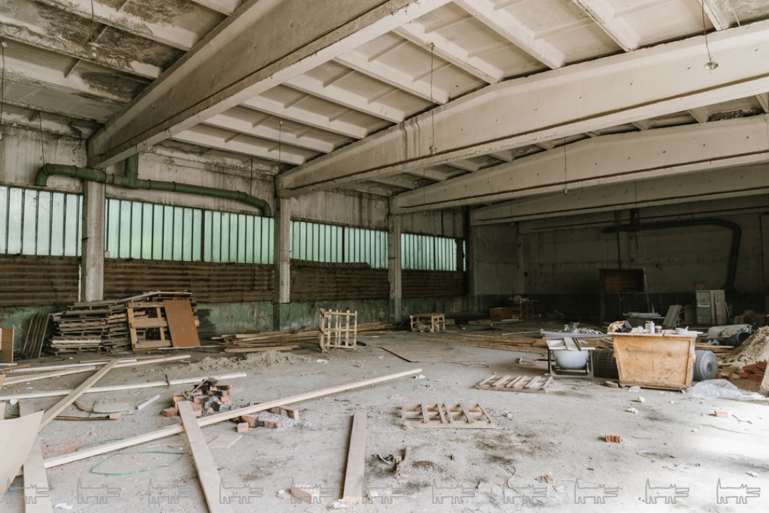 Планируется сделать зону передержки на сто двадцать пять животных.