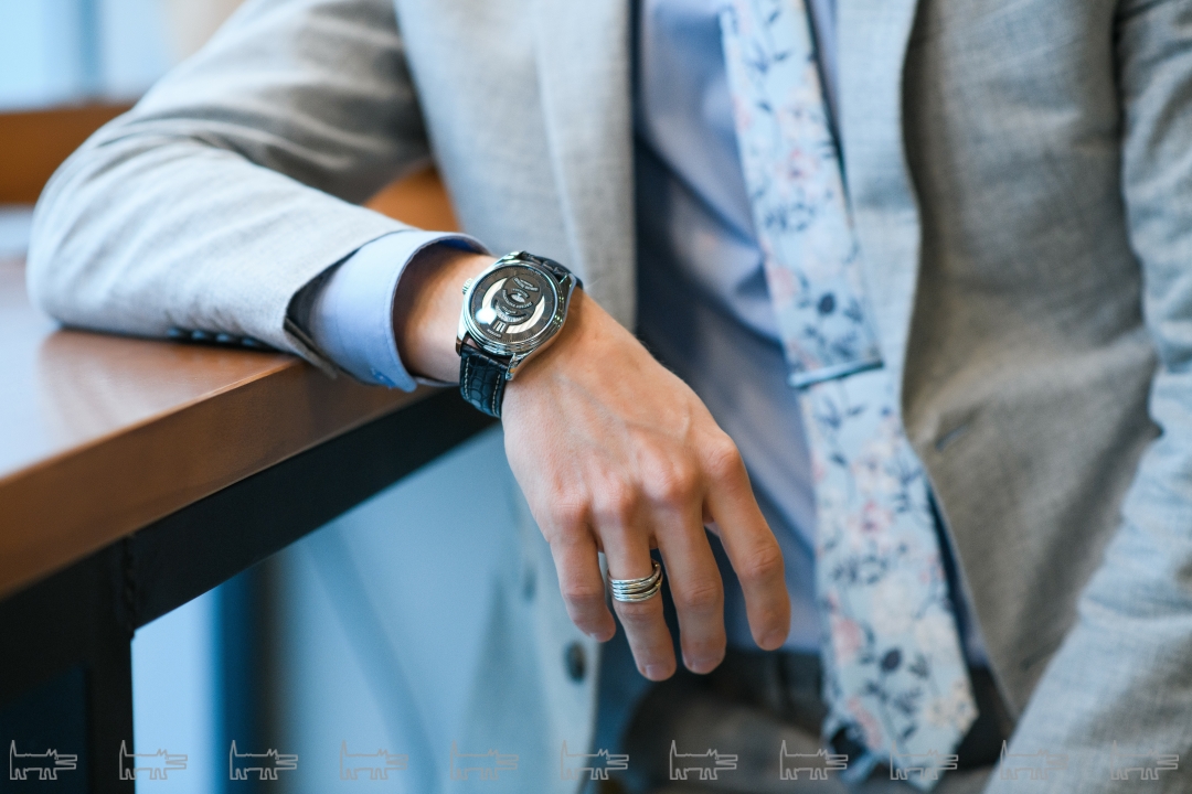 Часы Armand Nicolet, 244 800 руб. («Эталон»)