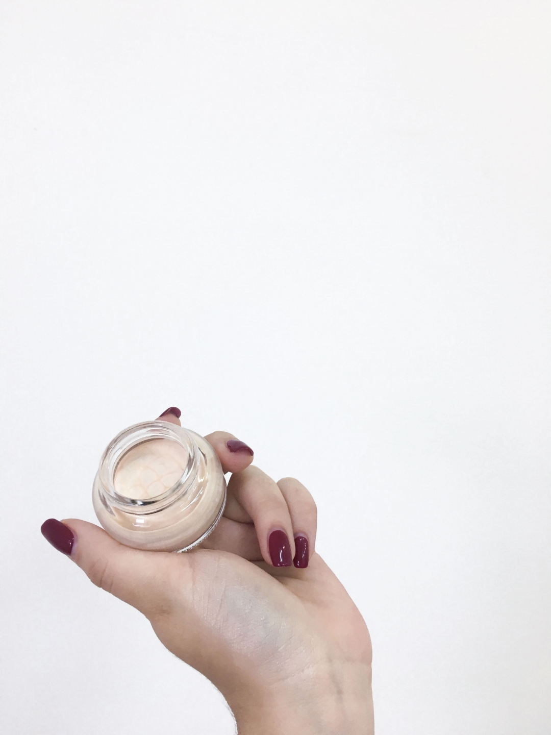 Кремовый хайлайтер «Самосвет», 760 pублей (15 мл) и 840 рублей (30 мл)