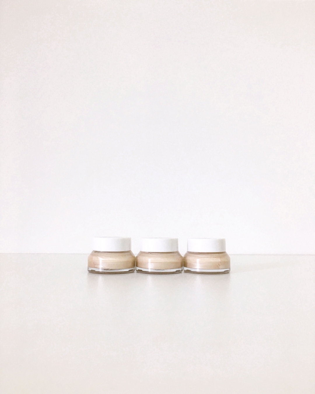 Кремовый хайлайтер «Самосвет», 760 pублей (15 мл) и 840 рублей (30 мл)