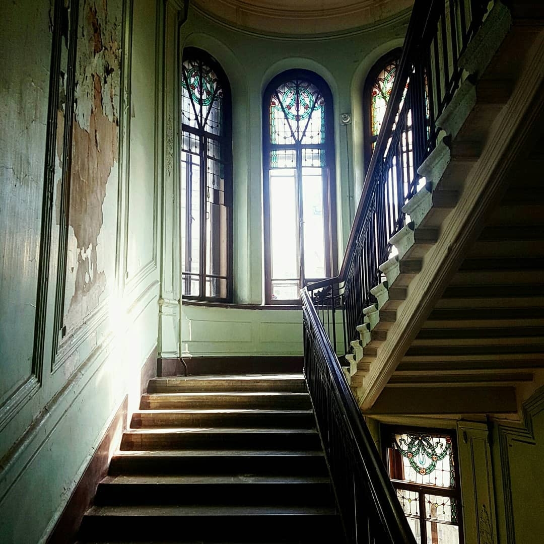 Парадная до реставрации