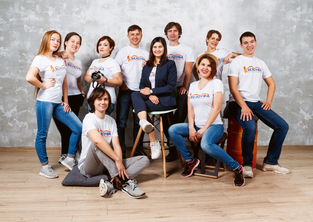 Слева направо: Линара Хакимова, Альфия Шамсетдинова, Олег Машков, Татьяна Егорова, Станислав Сырыгин, Регина Билалова, Алексей Клянин, Римма Садыкова