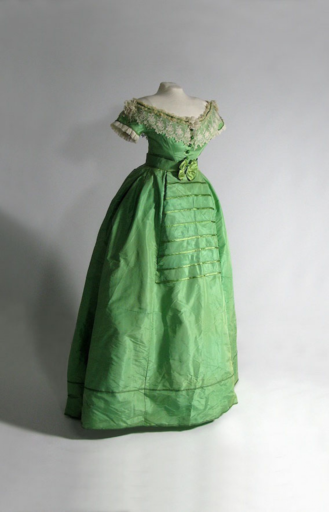 Платье, окрашенное мышьяком (1860-1865)