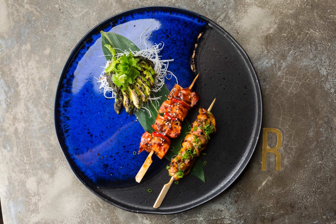 Курица терияки, 180 руб.; куриные сердечки в беконе, 180 руб.; авокадо, 180 руб.