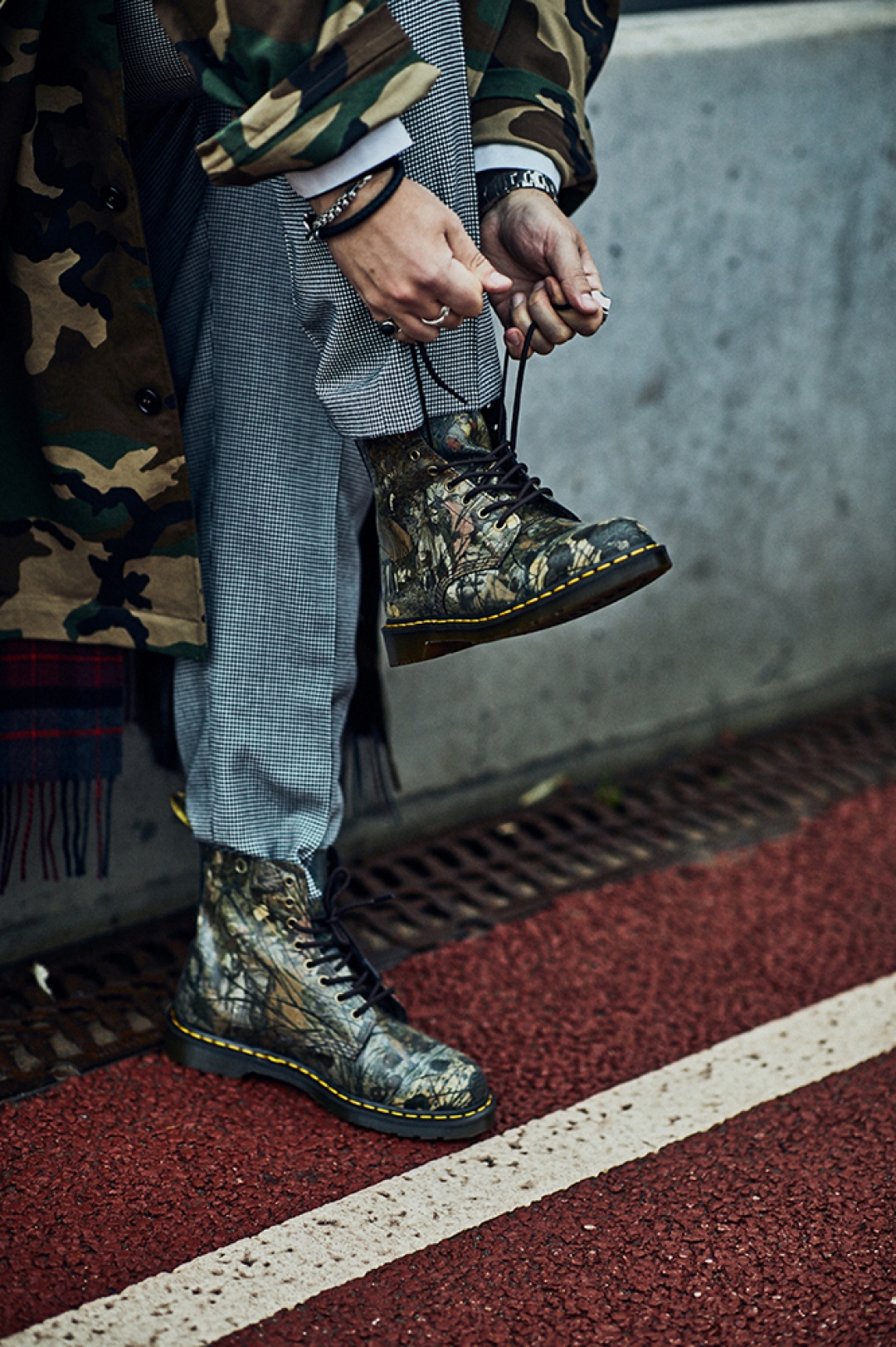 Dr.Martens, 1460 Pascal Richard Dadd, 14 400 руб. Ботинки из капсульной коллекции по мотивам самой известной работы английского художника Ричарда