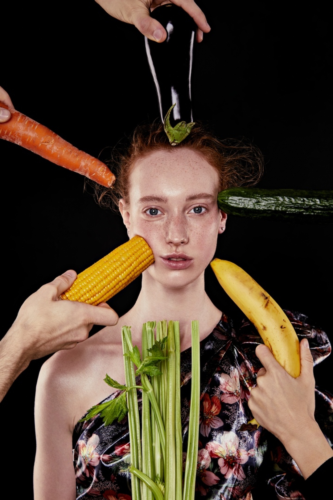 Фотопроект Hungry waste people, представленный Олесей Бесперстовой и Ксенией Дубяго на Big Resale Weekend в Петербурге