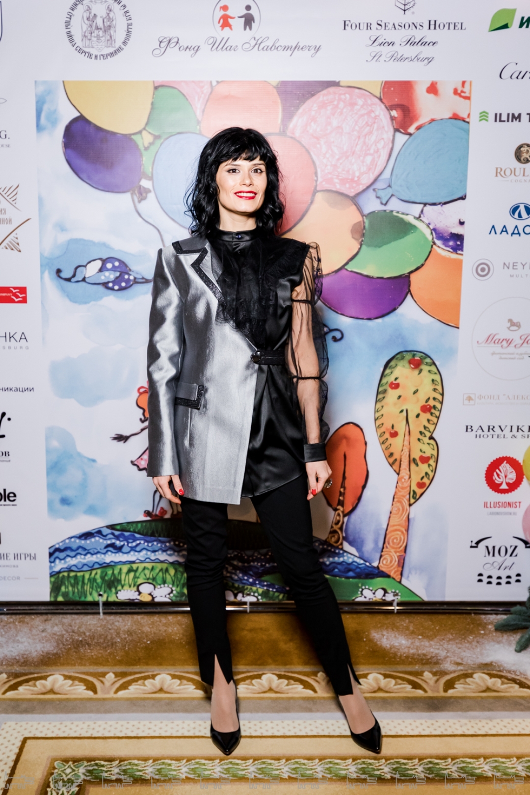 Сола Монова