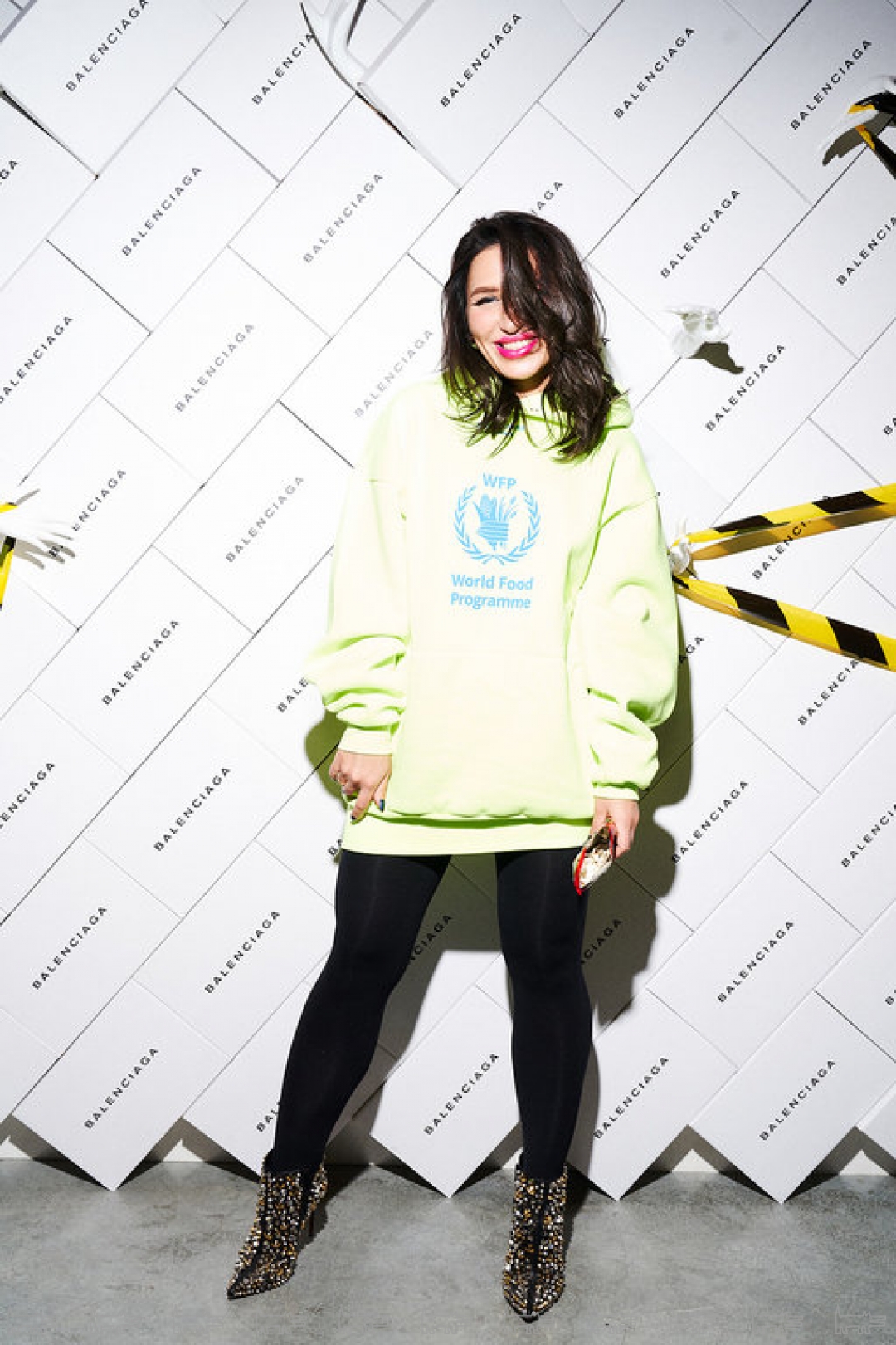 На Юле: худи Balenciaga, ботильоны Christian Louboutin