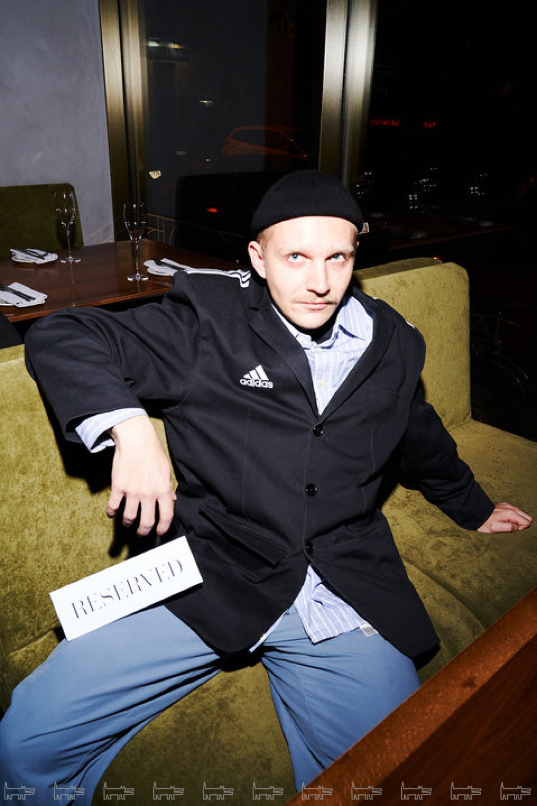 На Cake Monster: пиджак Adidas X Gosha Rubchinskiy, рубашка Lacoste, кроссовки Adidas X Raf Simons