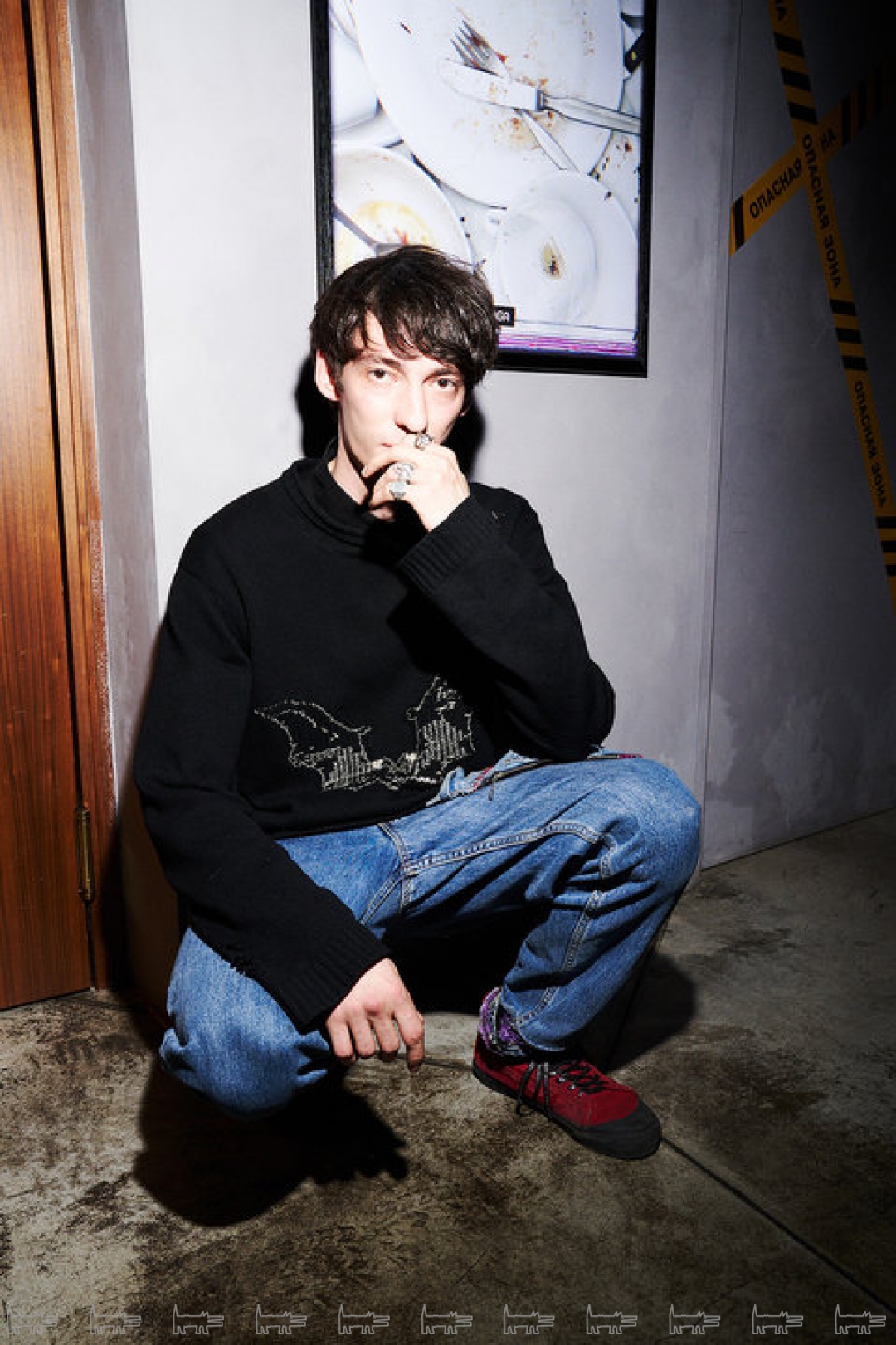 На Тихоне: свитер Yohji Yamamoto, джинсы Sacai, обувь ALYX