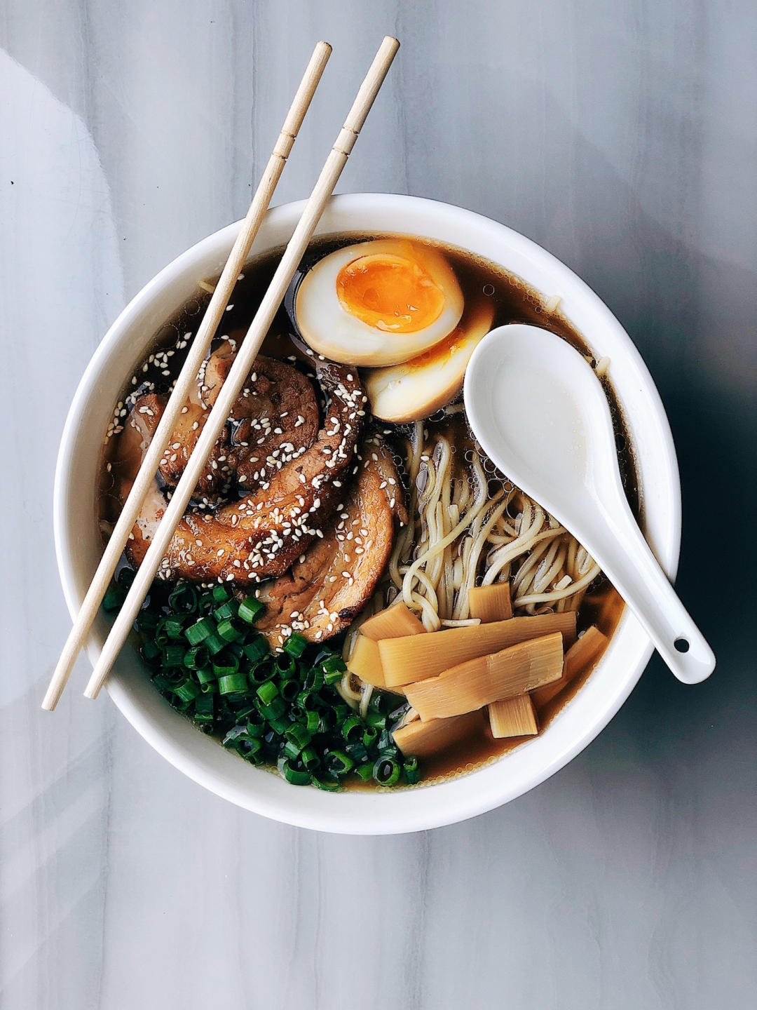 Рамен со свининой (чашу)