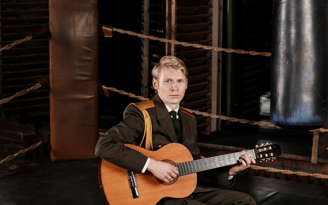 Александр Амосенко, солист