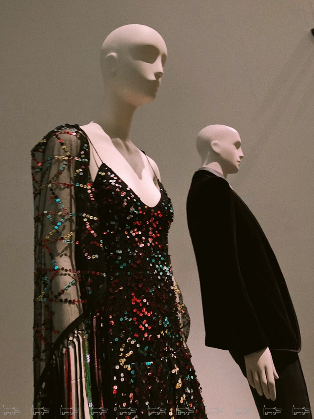 На переднем плане — Giorgio Armani, весна-лето 2005