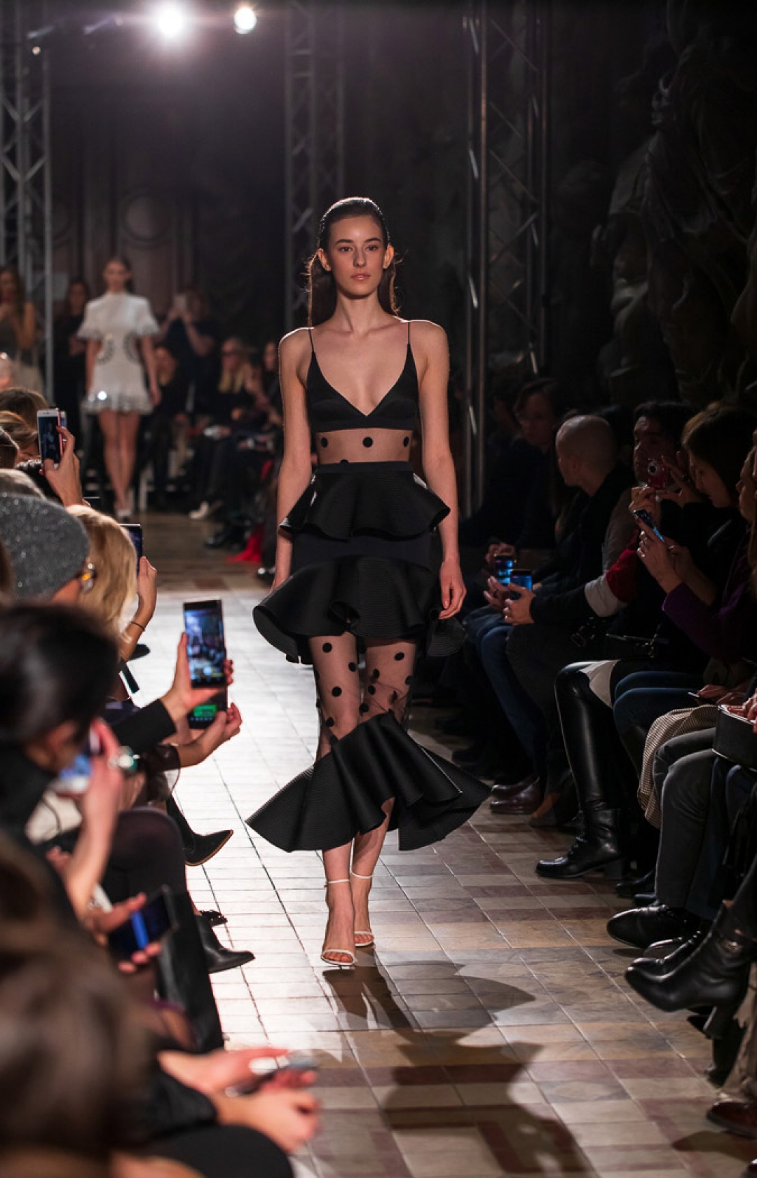 Показ весенне-летней коллекции David Koma в Академии Штиглица