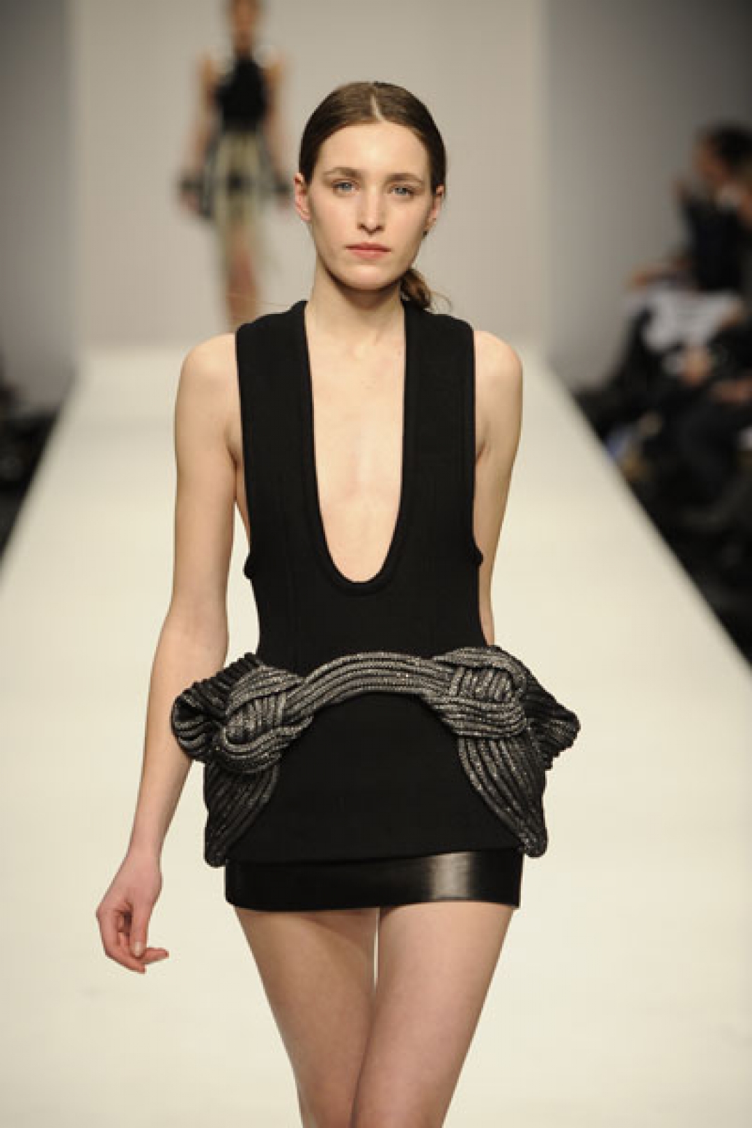 Дипломная коллекция Давида Кома на лондонской Неделе моды