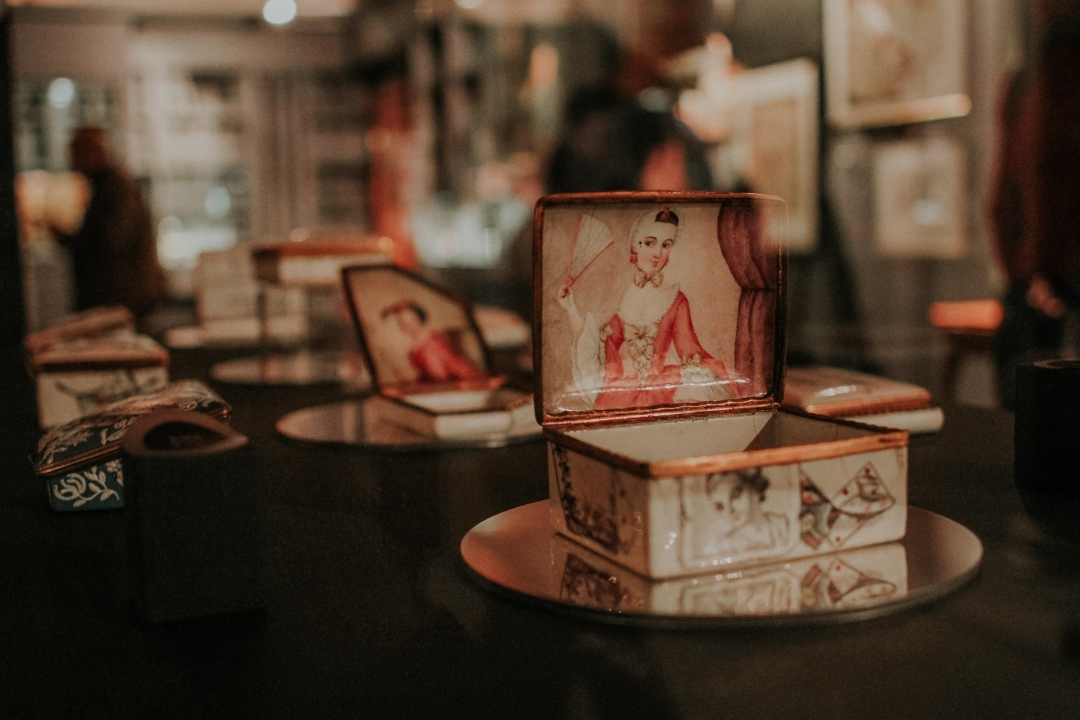 Пакетовые табакерки, XVIII в.