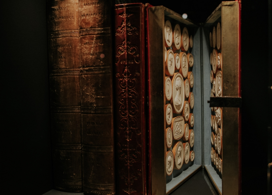 Футляры с гипсовыми слепками с резных камней из комплекта «Opere Dei Pichler». Вена, 1840-е гг.