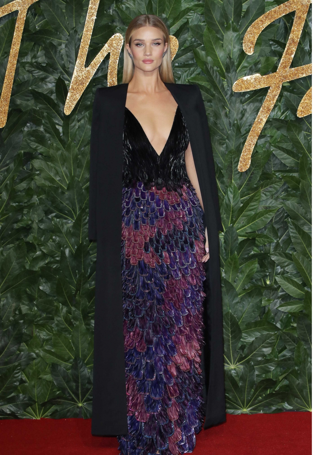 Роузи Хантингтон-Уайтли в Givenchy