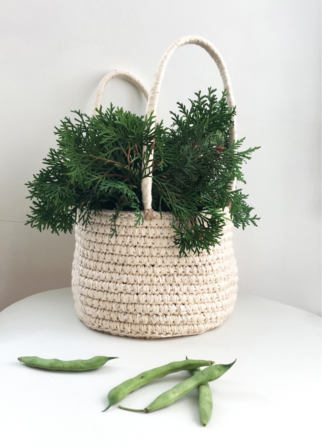 Корзинка, хлопковая нить, диаметр 25 см, высота 18 см, 1200 руб.