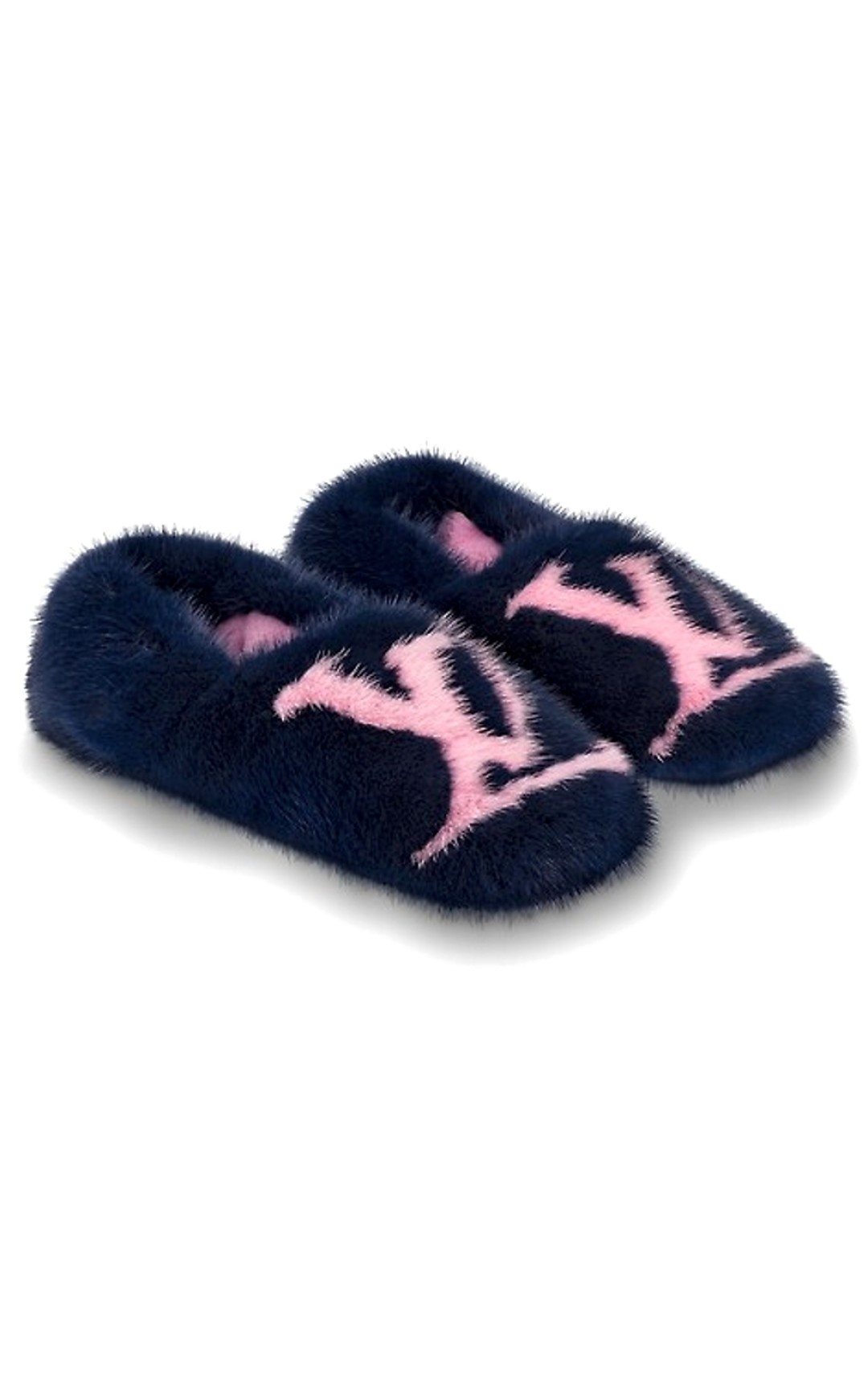 Женские меховые тапочки Louis Vuitton, 116 000 рублей (ru.louisvuitton.com)
