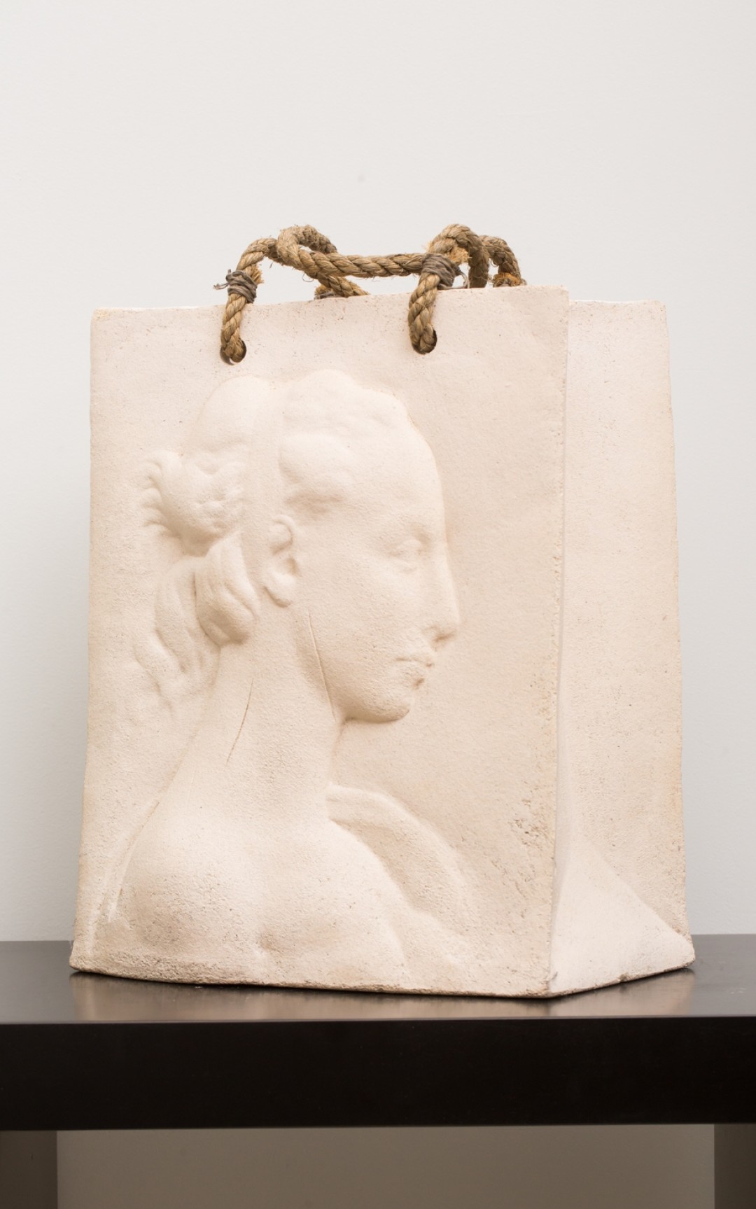 Ваза «Камея», 65 900 руб.