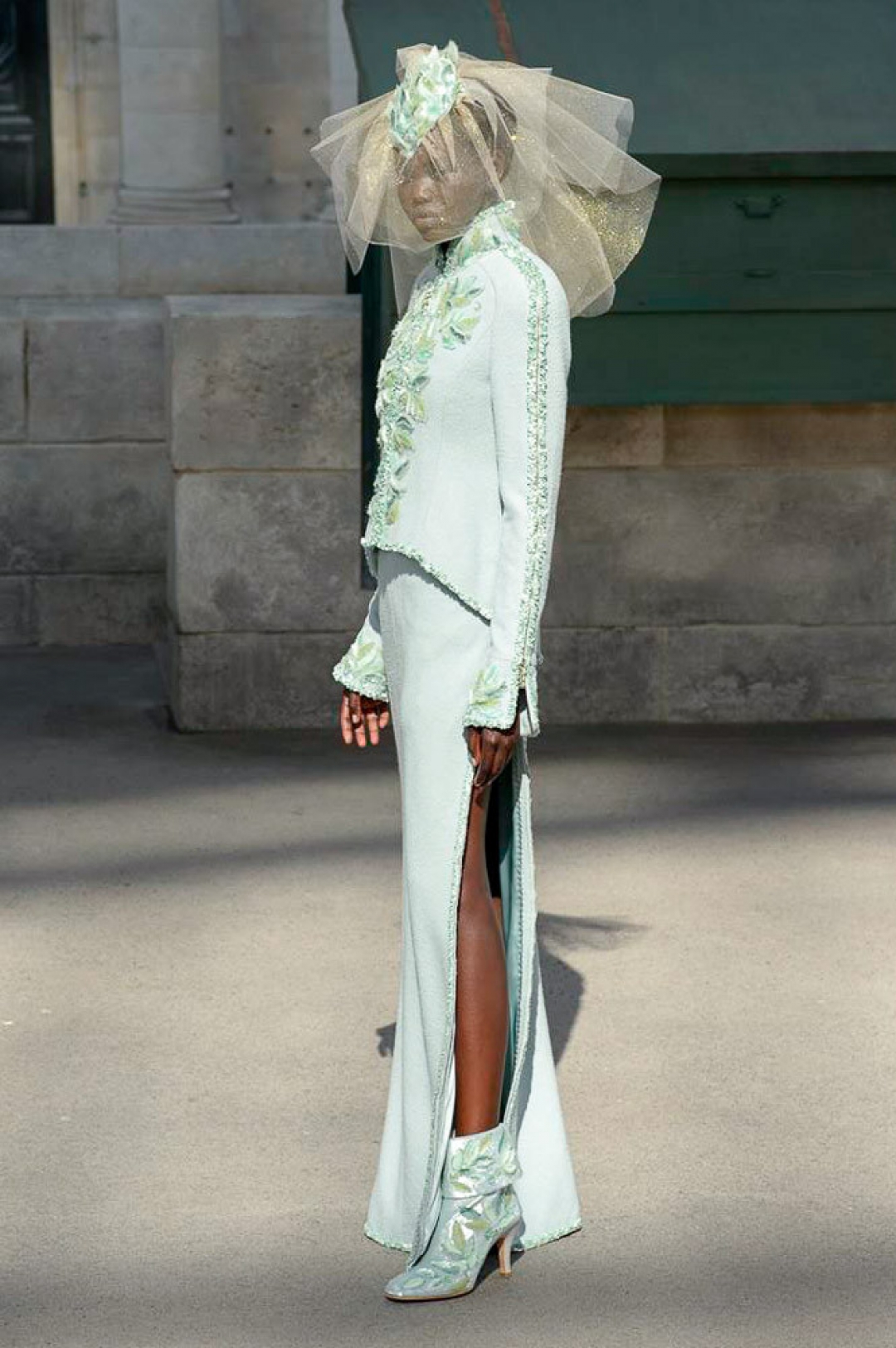 Аду Акеш на показе коллекции Chanel Couture, осень-зима 2018/19