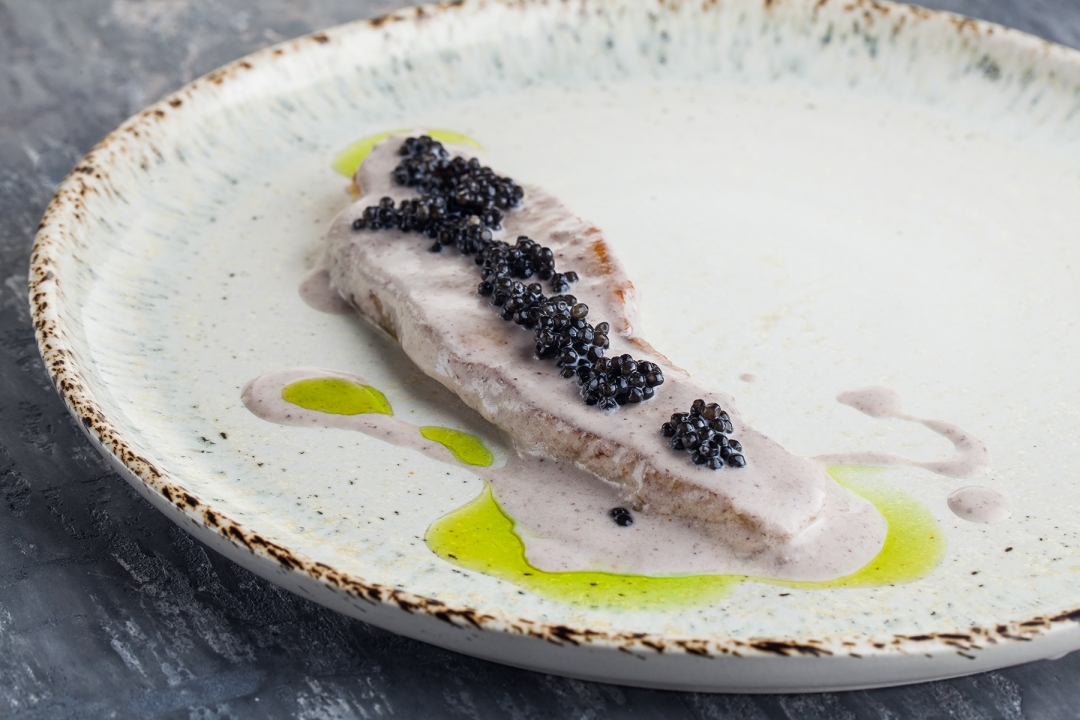 Стейк из ленского осетра с маковым молочком