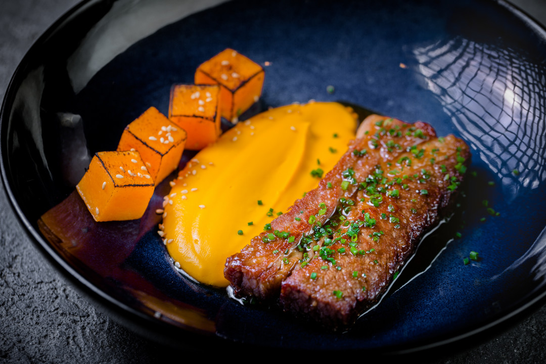 Томленая грудинка и запеченная тыква, 450 руб.